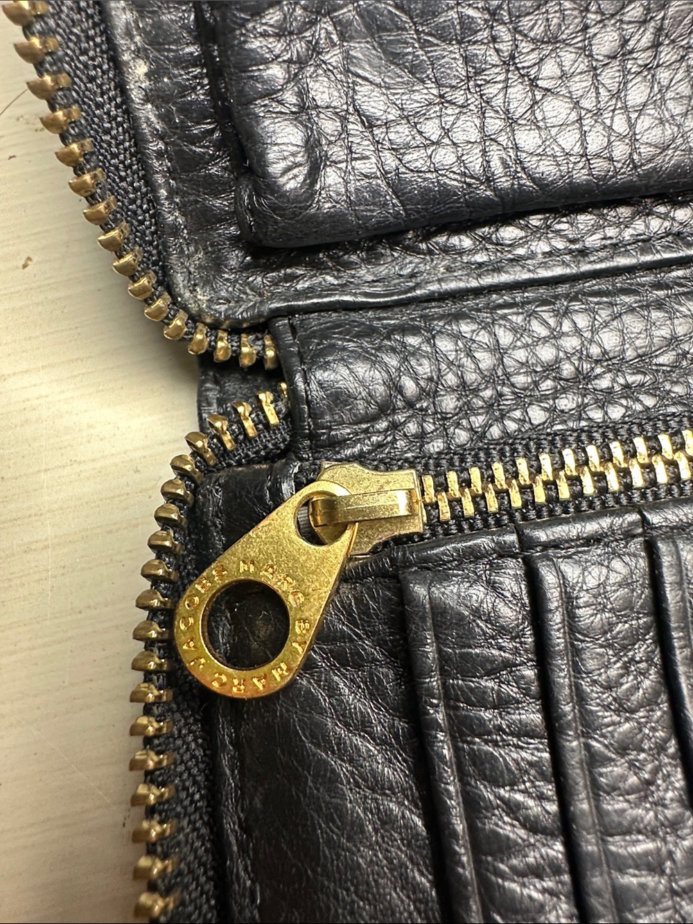 Marc by Marc Jacobs Black Leather work wear Wristlet Wallet with Gold details - Picture 8 of 12